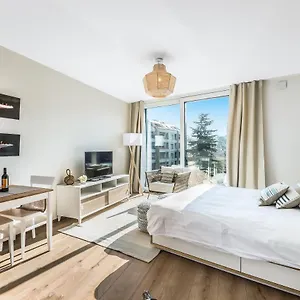 Noirettes 24-7 Keyless Entry By Homenhancement Apartment