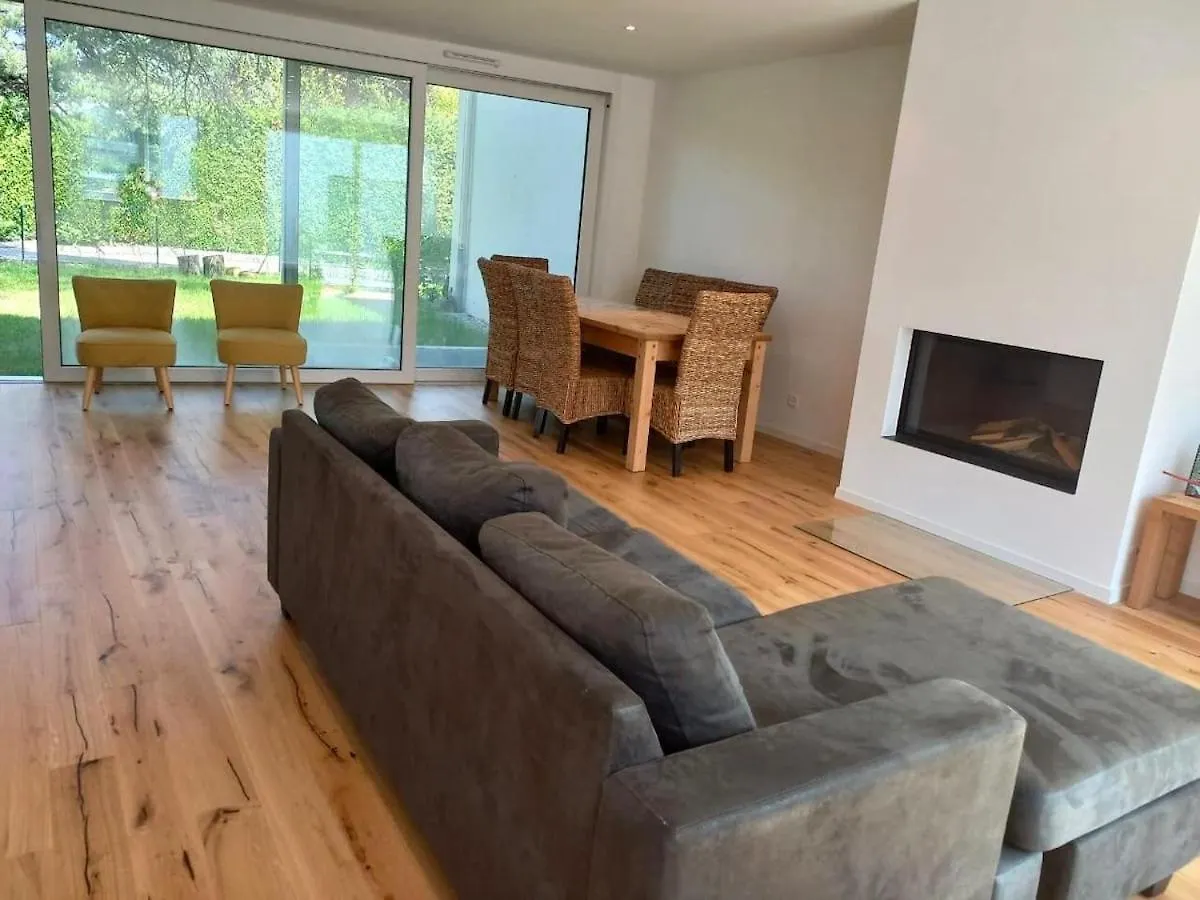Appartement Modern House With Private Garden à Genève